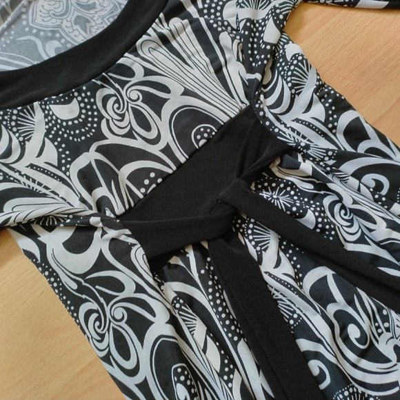 Reitmans Black and White Pattern Shirt - Size Small - Picture 5 of 10